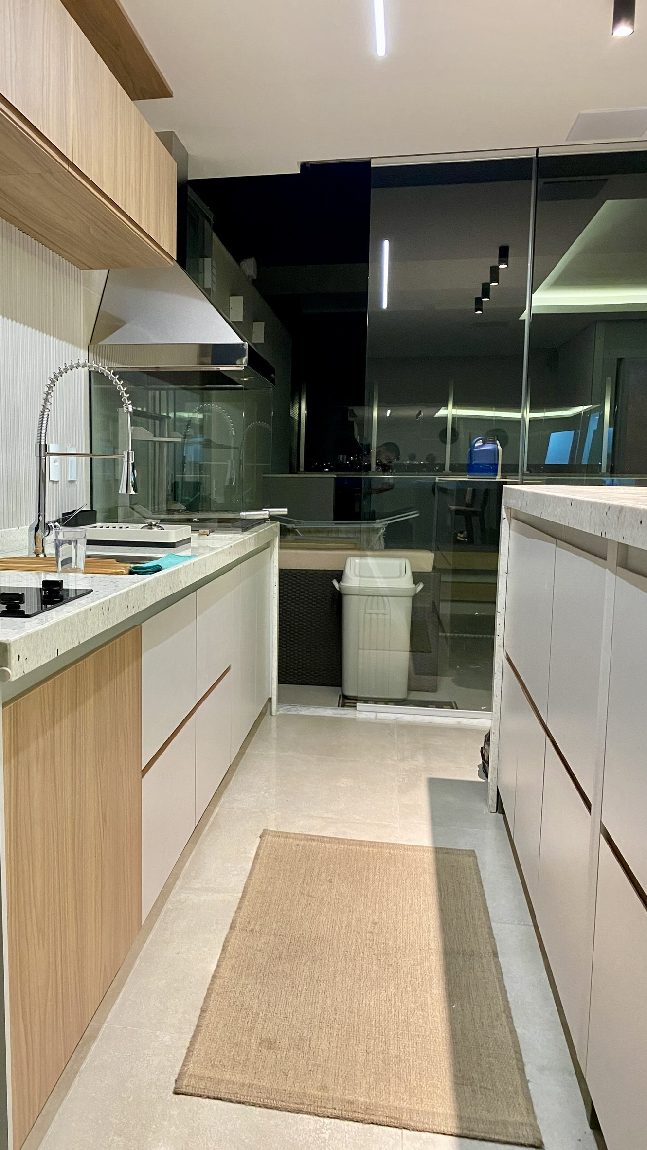 detalhe de marcenaria premium com acabamento sofisticado